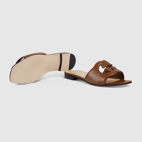 Damen-Slider-Sandalen mit GG-Cut-out-Kreuzdetail aus Leder in Naturlederfarbe