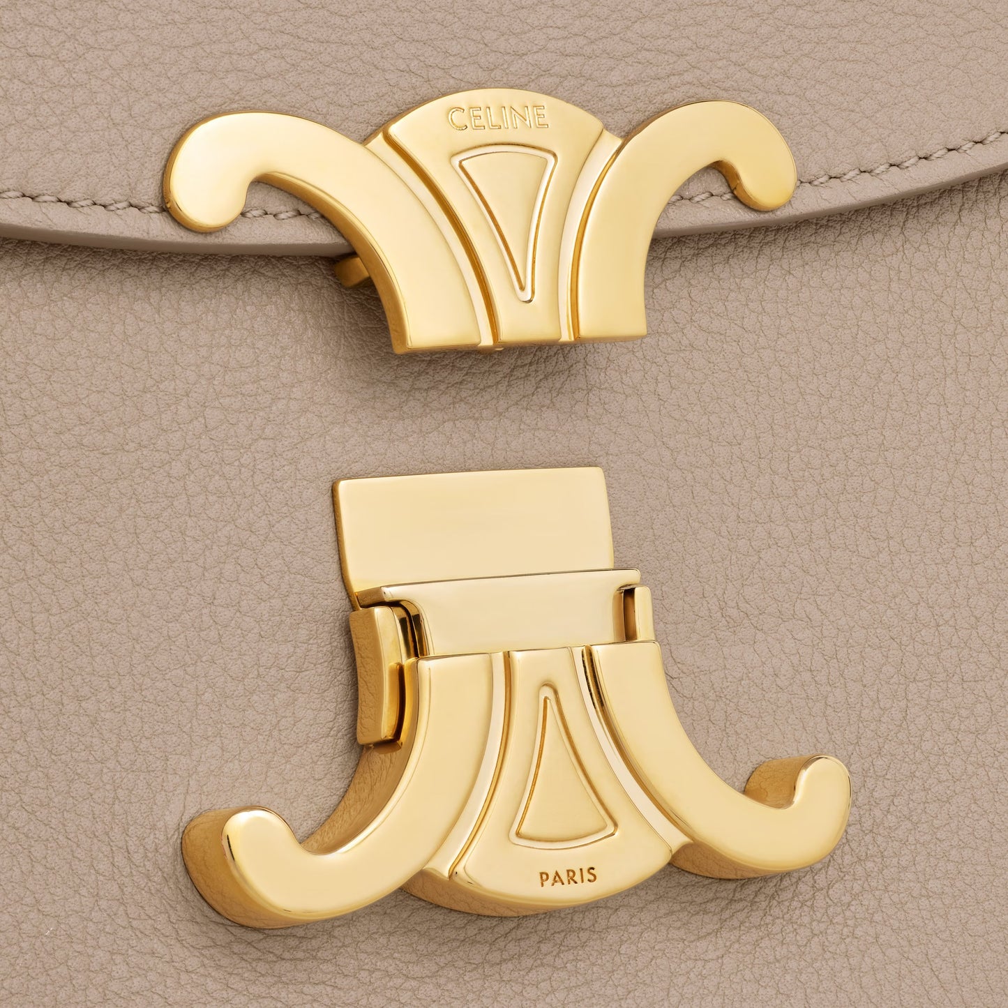 Mittlere Nino Tasche aus weichem genarbtem Kalbsleder in Safari