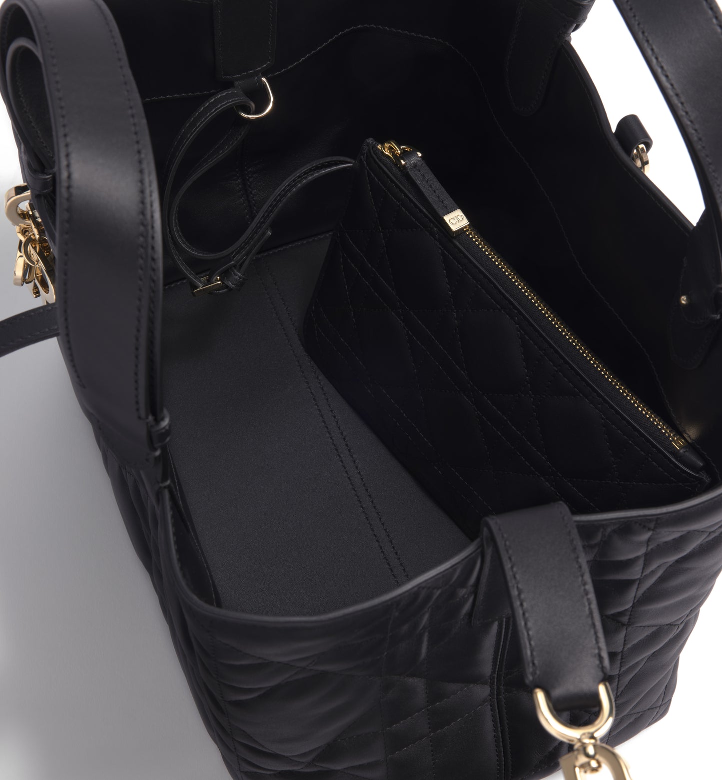 Medium Toujours Bag Black