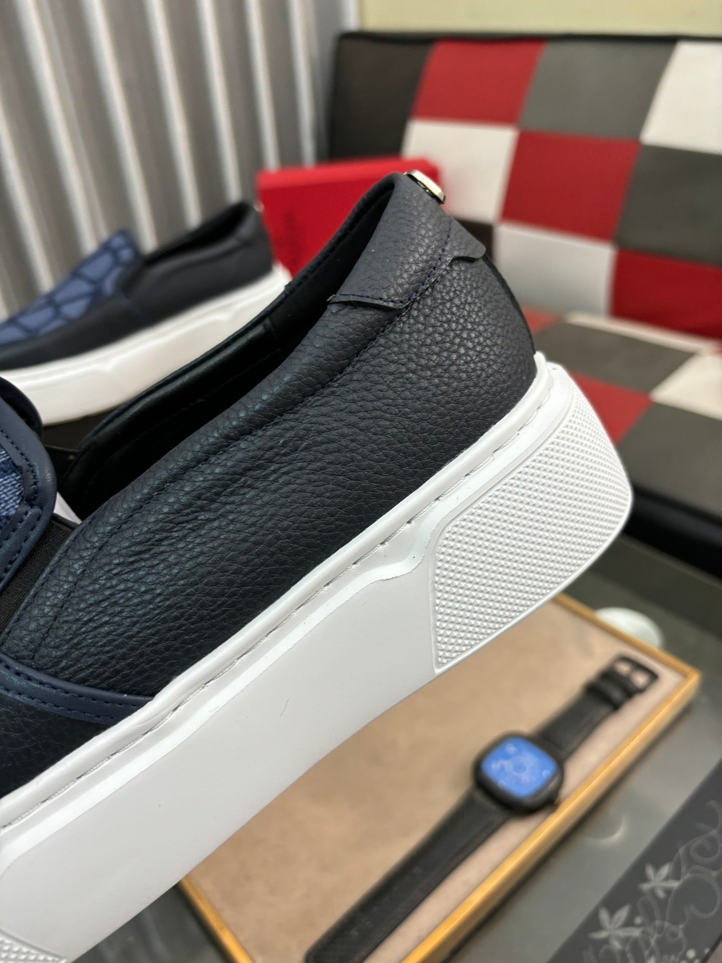 VLogo Wildleder-Loafer Blau