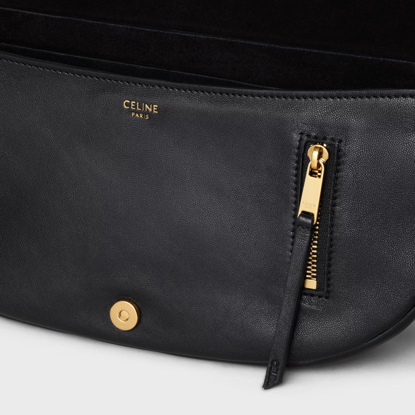Kleine Halfmoon Soft Triomphe Tasche aus weichem glänzendem Lammleder in Schwarz