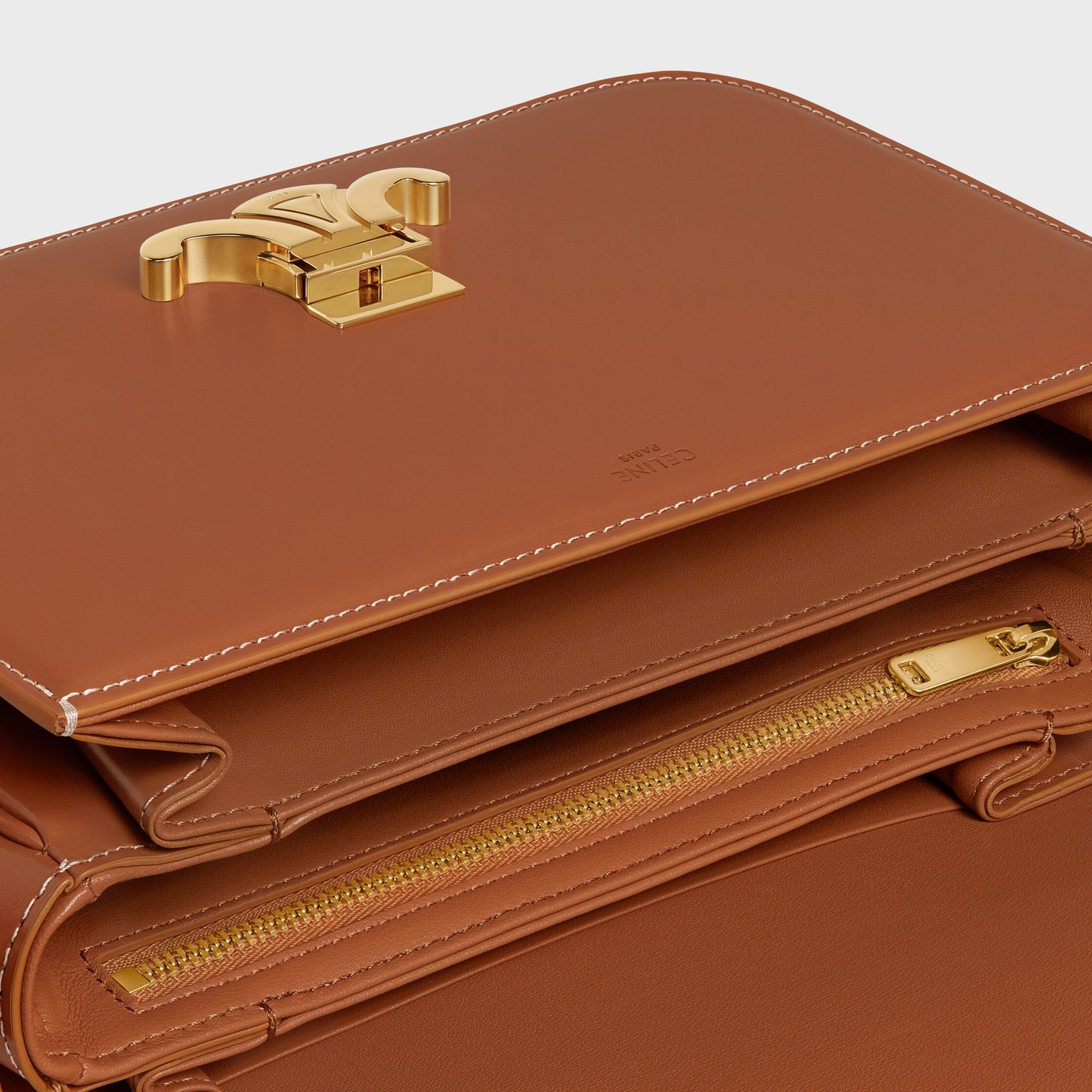 Triomphe Classique Tasche aus naturbelassenem Kalbsleder in Tan