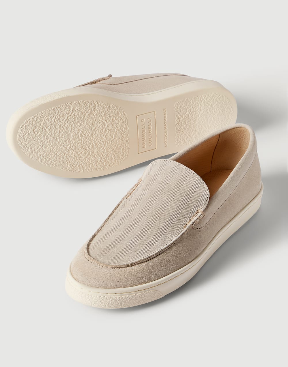 Loafer aus Wildleder mit Chevron-Effekt Beige