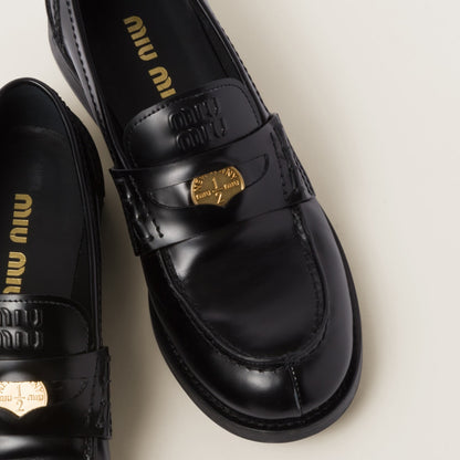 Loafer aus gebürstetem Leder in Schwarz
