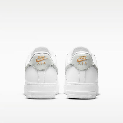Air Force 1 '07 Essential Weiß/Hellsilber