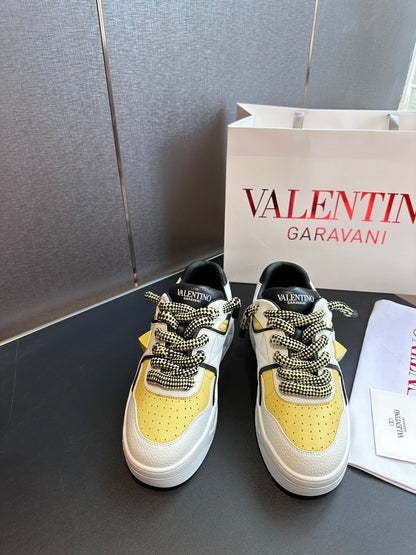One Stud XL Low-Top-Sneaker aus Nappaleder Weiß/Gelb