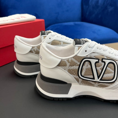 Lacerunner sneakers with suede trim Toile Iconographe