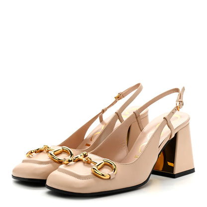 Beigefarbene Pumps aus Leder