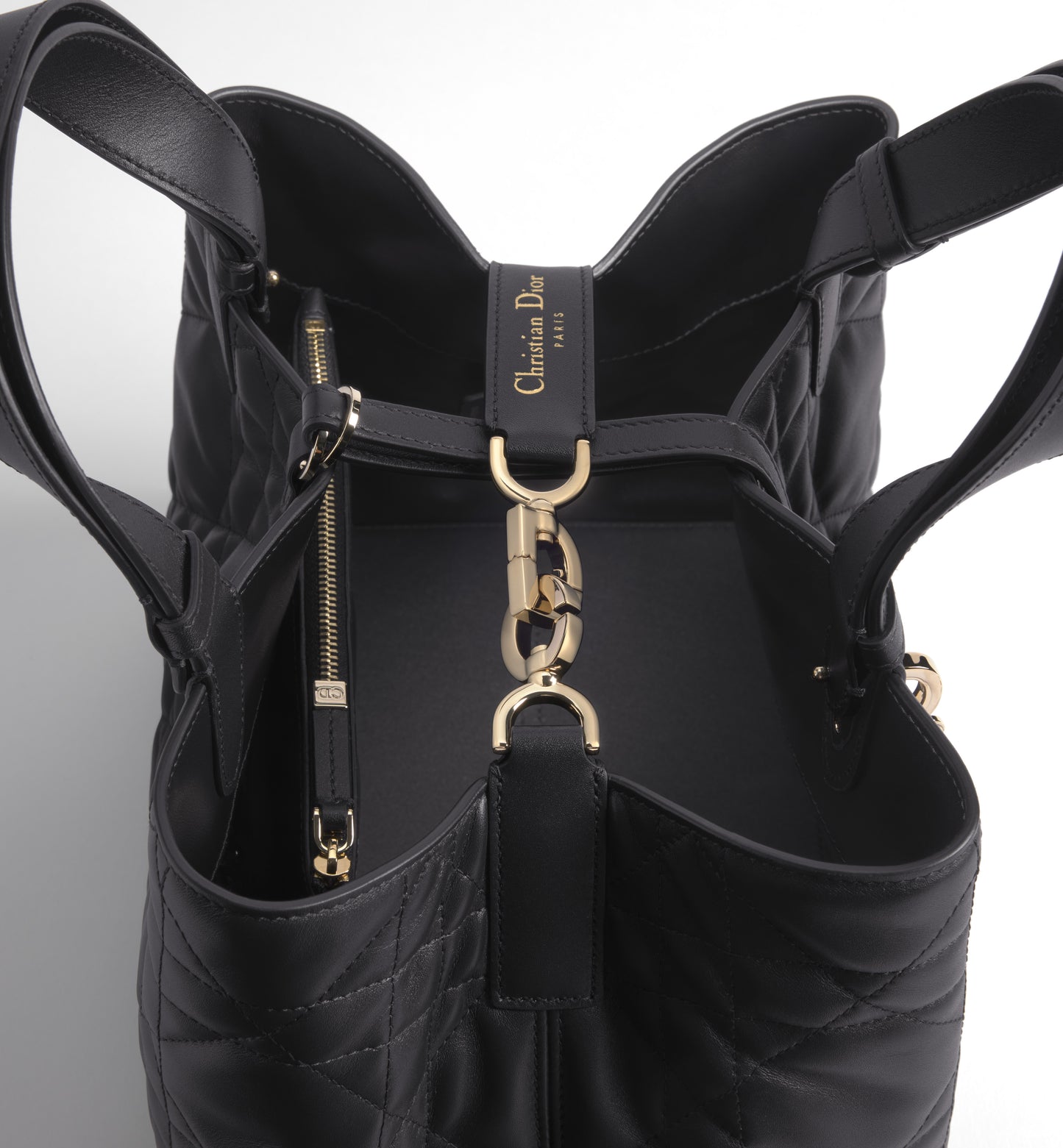 Medium Toujours Bag Black