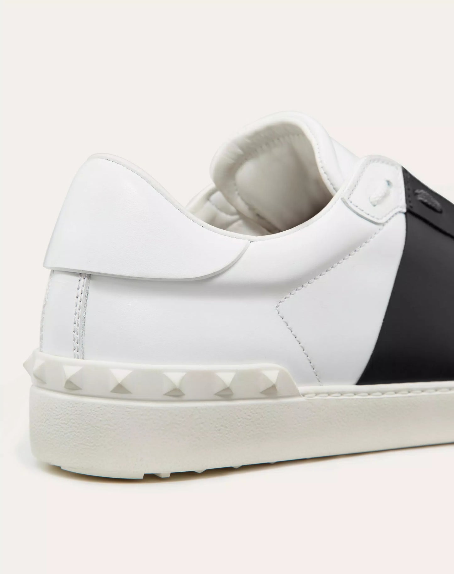 Low-Top Sneaker Open