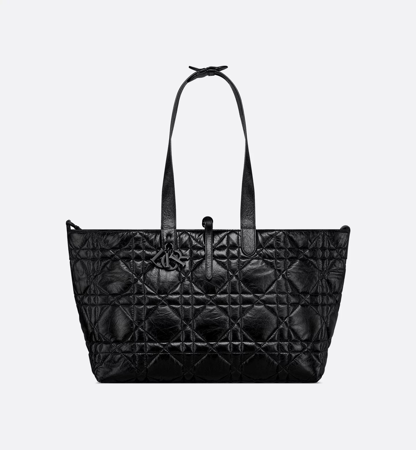 Toujours Medium bag in black crinkled calfskin with Macrocannage topstitching