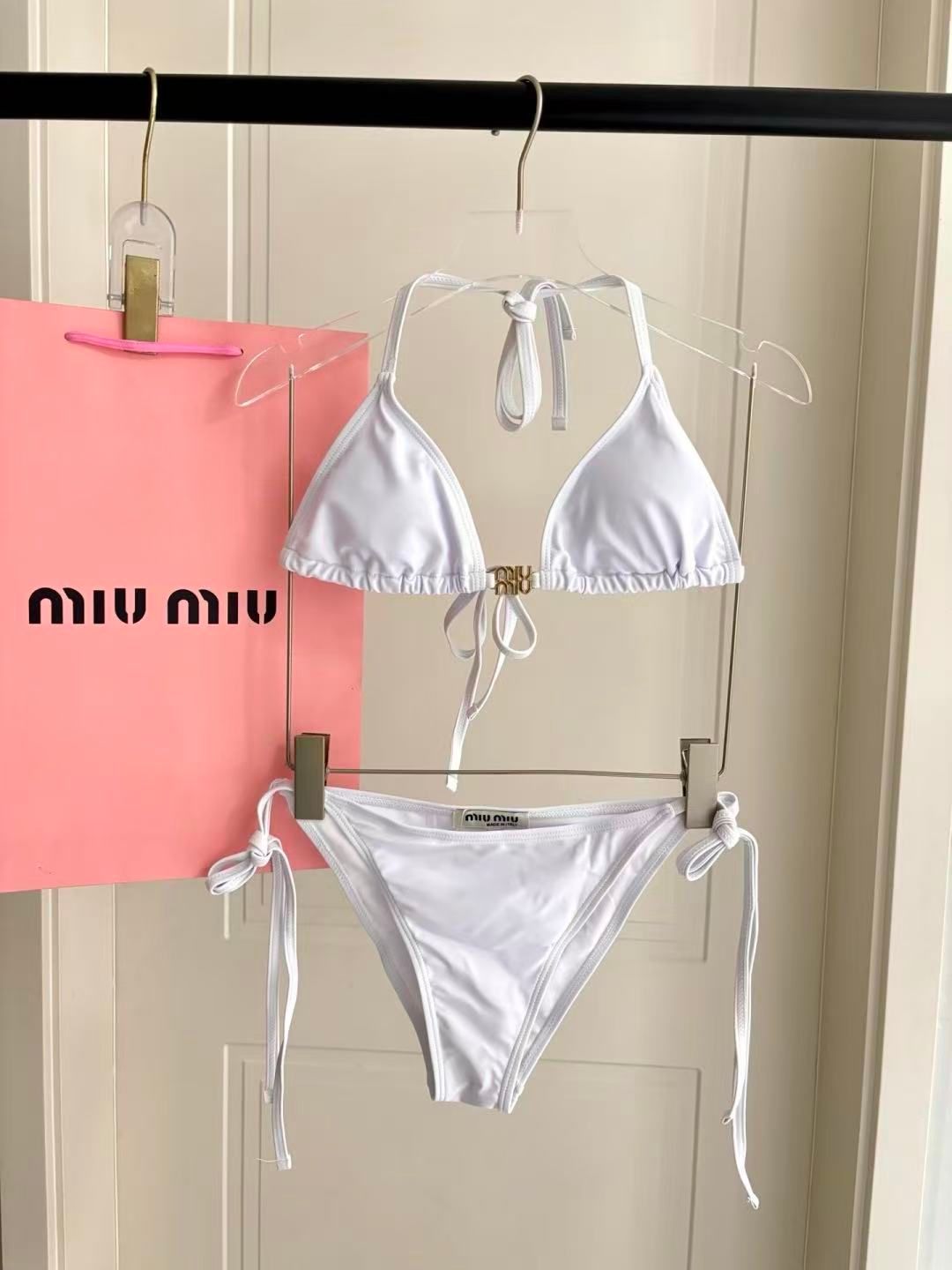 Schlichtes Damen-Bikini-Set Weiß