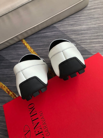 VLogo Signature Driving Shoes in white leather