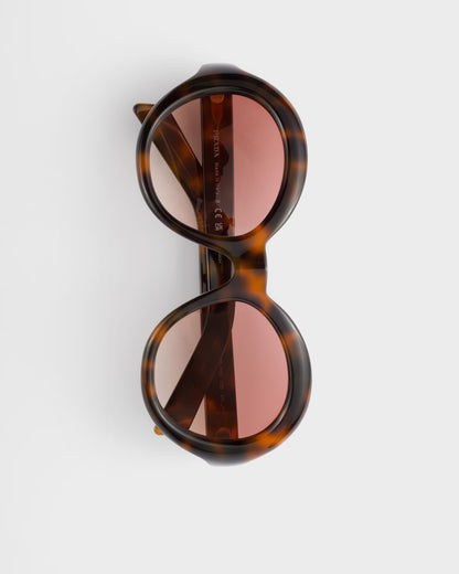 Runde Sonnenbrille mit puderrosa Verlaufsgläsern