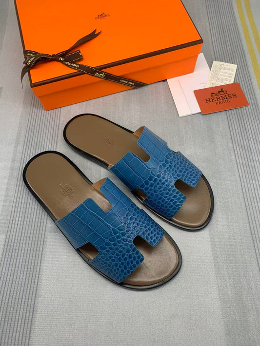 Herren-Sandalen Izmir aus blauem Leder mit Krokodilprägung