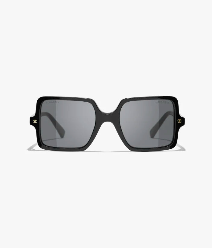 Eckige Sonnenbrille aus schwarzem Acetat mit dunkelgrauen Gläsern