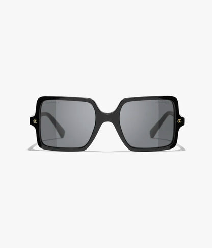 Eckige Sonnenbrille aus schwarzem Acetat mit dunkelgrauen Gläsern