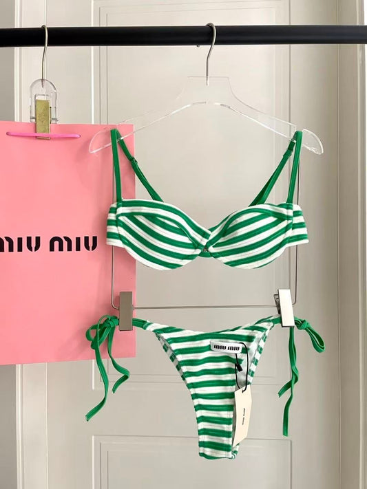Bikini-Set mit Grünen Streifen