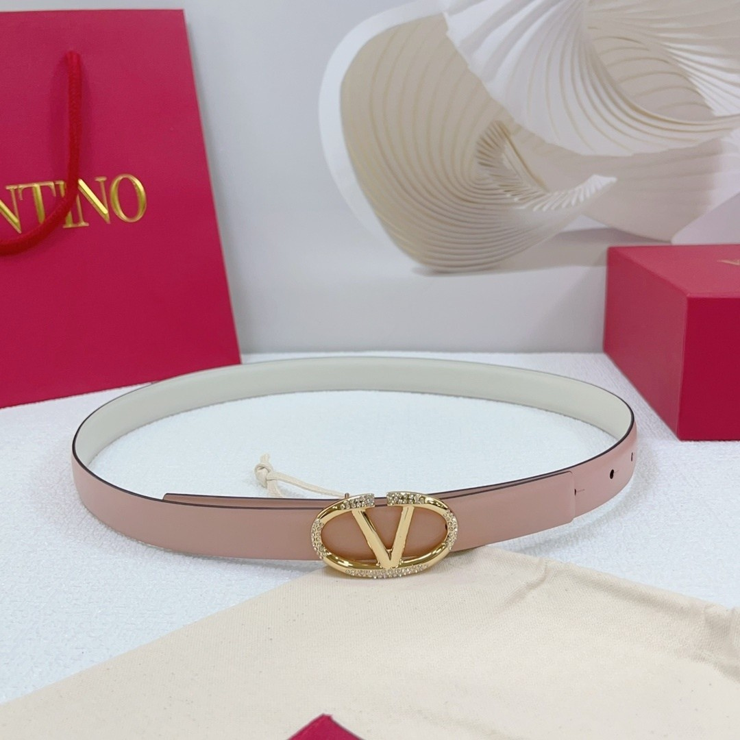 V Logo Gürtel aus Lackleder Rosa mit Kristallen