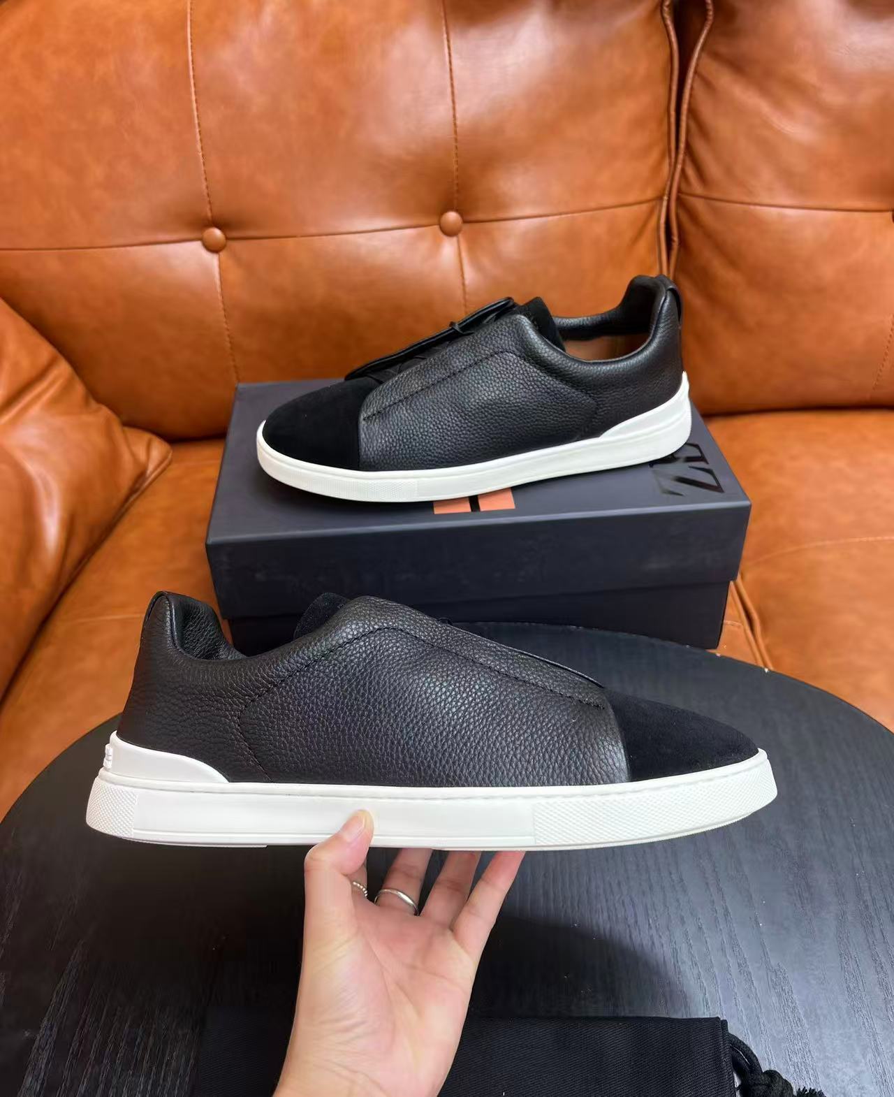 Dunkelblau/Weiß Triple Stitch SECONDSKIN Sneakers