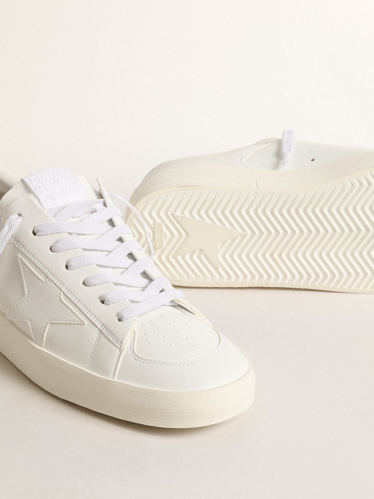 Stardan made of biomaterial with star and heel in white