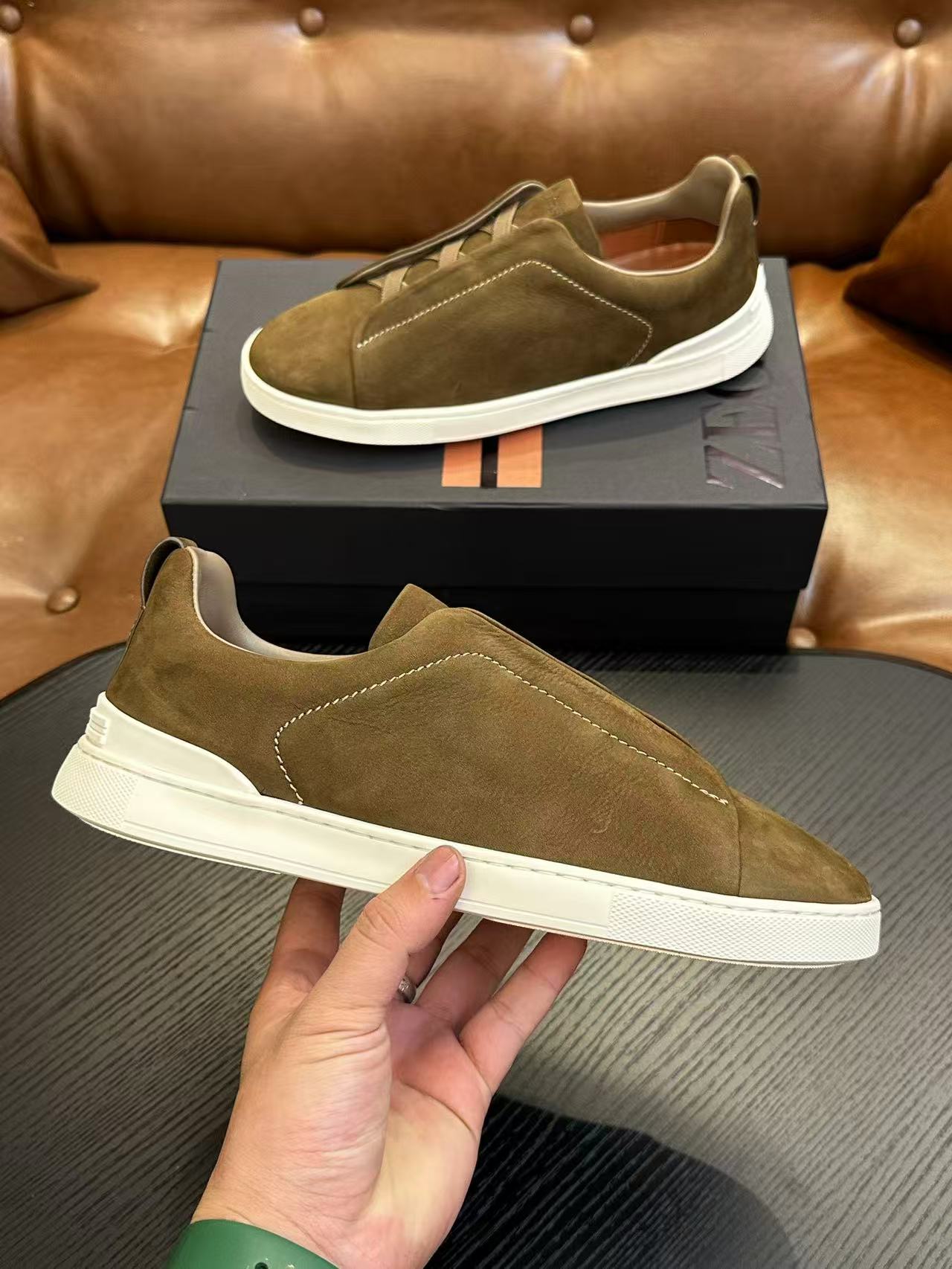 Oliv-Khaki Triple Stitch SECONDSKIN Sneakers