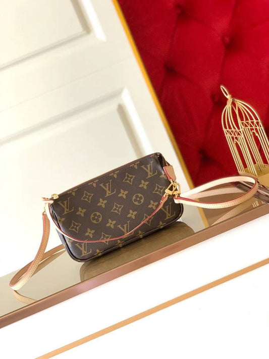 LV POCHETTE ACCESSORIES NM