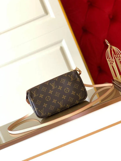 LV POCHETTE ACCESSORIES NM