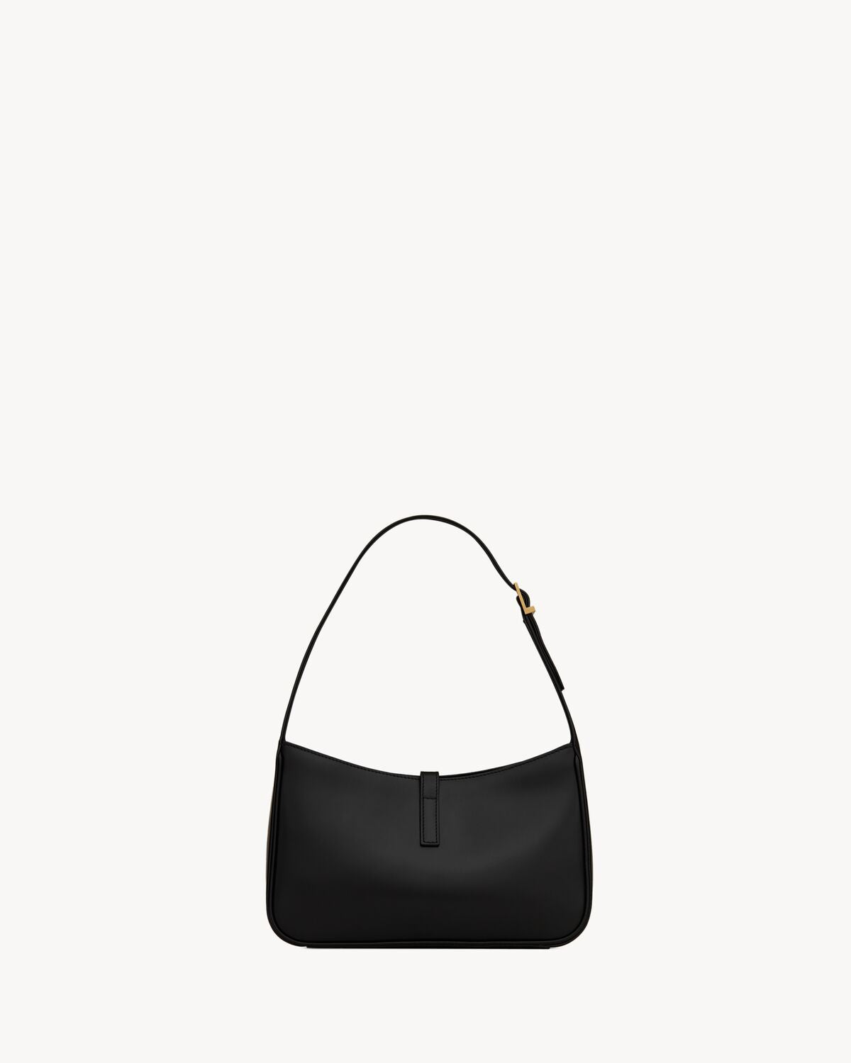Le 5 À 7 aus glattem Leder in Schwarz