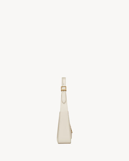Le 5 À 7 made of smooth leather in white