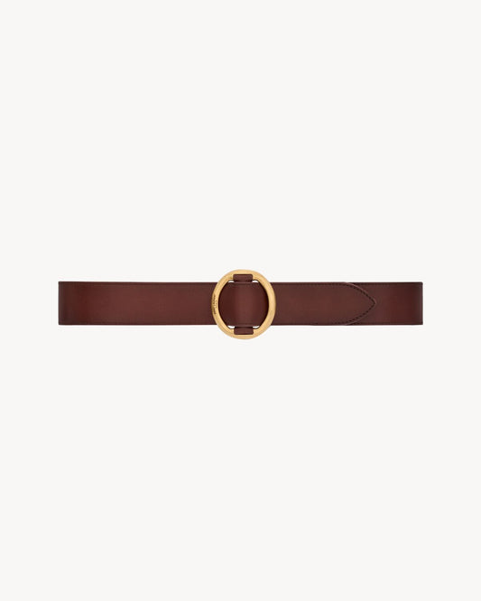 Belt with oval leather buckle