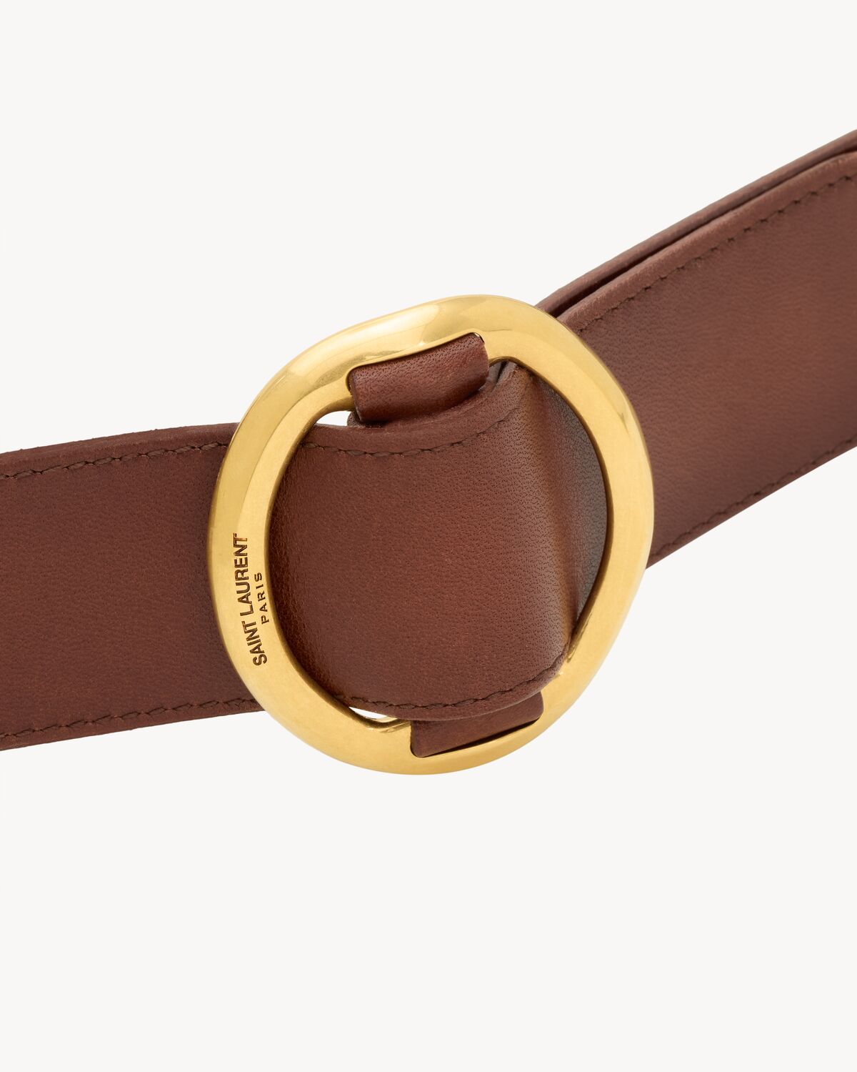 Belt with oval leather buckle