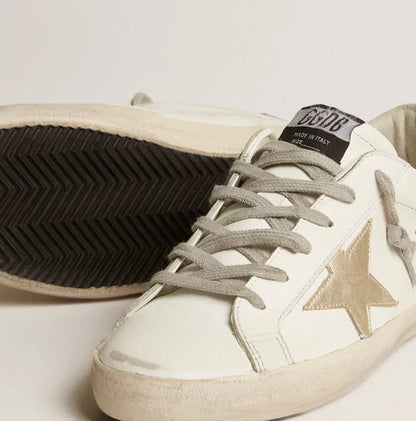 Super-Star with gold star and black glitter on the heel