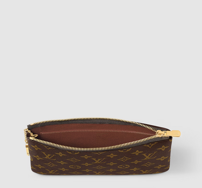 Pochette mit Kettenhenkel M