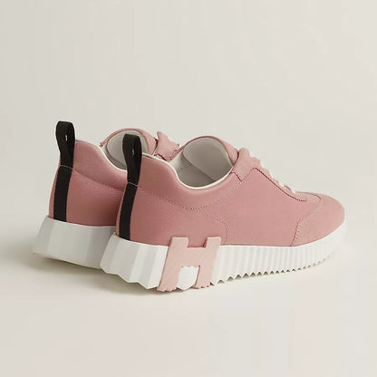 Bouncing sneaker pink watercolor