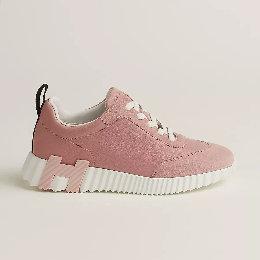 Bouncing sneaker pink watercolor