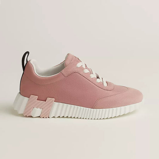Bouncing sneaker pink watercolor